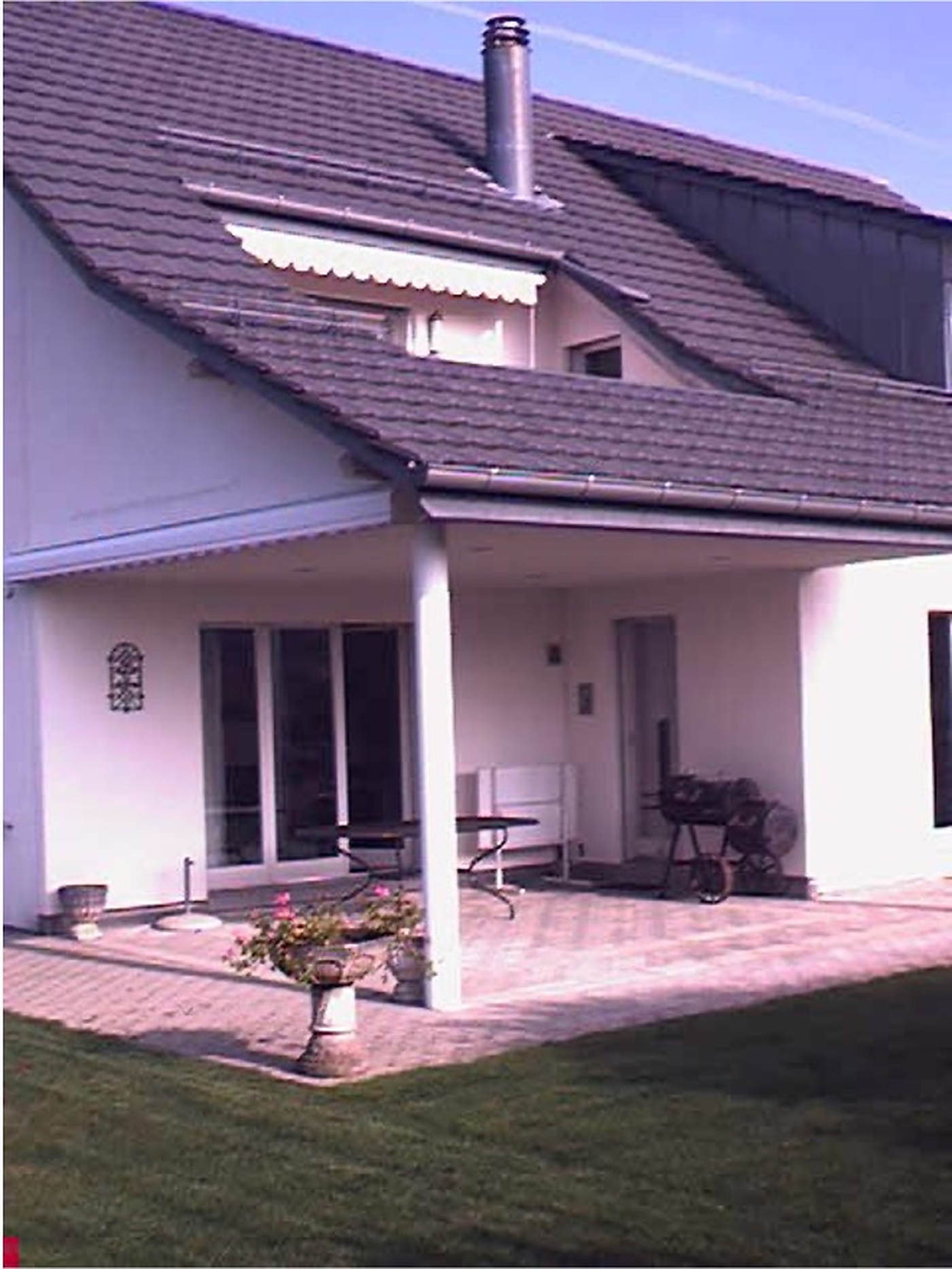 Wohnhaus mit Aussenbereich — Vorher